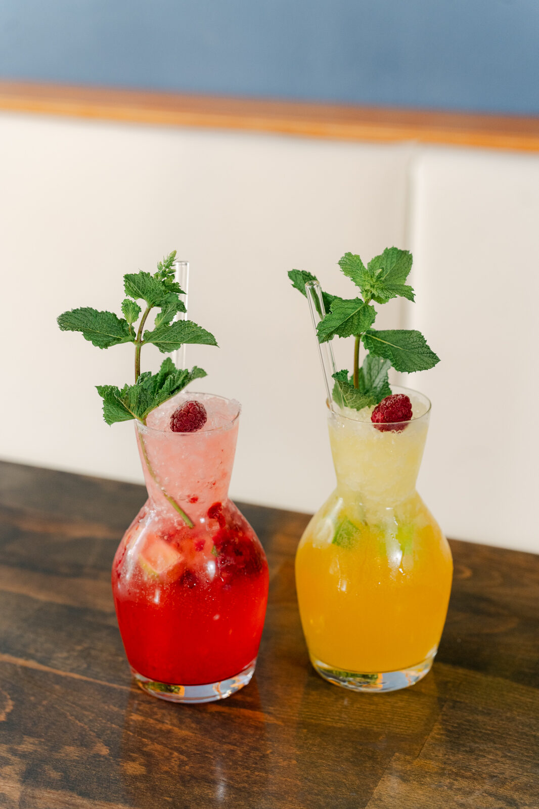 Hausgemachte Limonaden in Karaffen