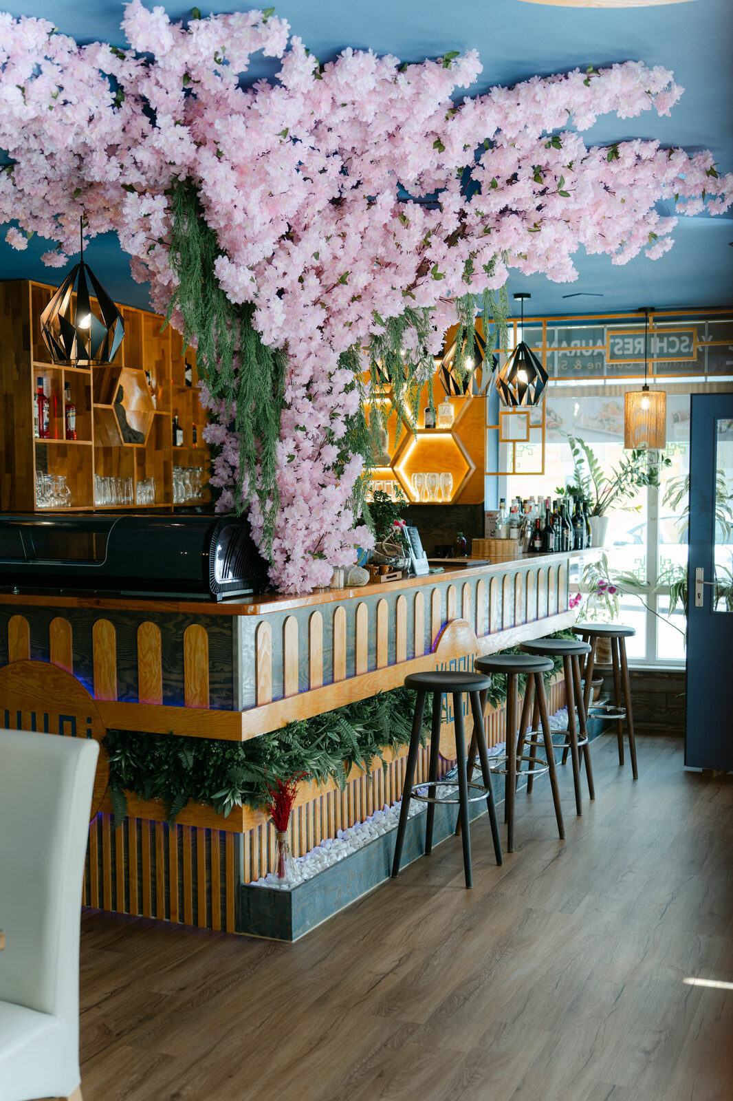 Sushi-Bar und Gastraum des Yaschi Restaurant